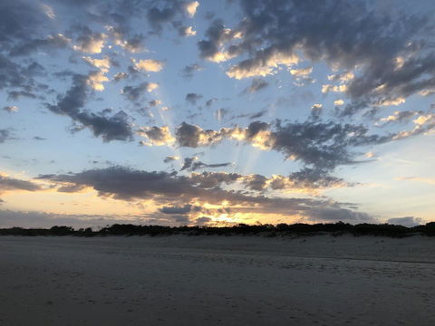 Ralph's Cottage Orion Drive Yamba - Pet Friendly Photos Available Shortly Free Wi-Fi - Surfers Paradise Gold Coast 2