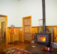 Red Tractor Retreat - Surfers Paradise Gold Coast