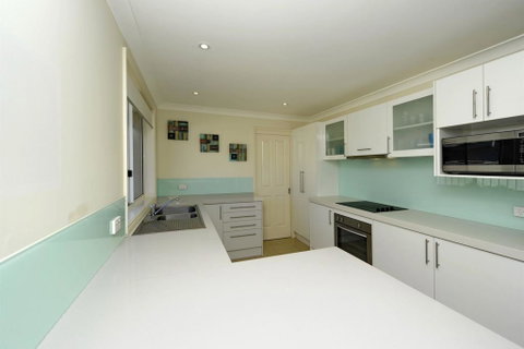 Reef Close, 1/2 - Surfers Paradise Gold Coast 0