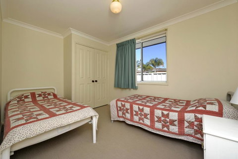 Reef Close, 1/2 - Surfers Paradise Gold Coast 2