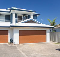 Relax at Pacific' 1/26 Pacific Avenue - private duplex with enclosed yard - Surfers Paradise Gold Coast