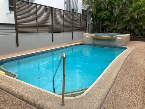 RENTAL: All $ Inclusive, Tidy Renovated Studio Apartment On The Strand, Pool,  - Surfers Paradise Gold Coast 2