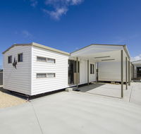 Rocks Retreat Cabin - Seal - Surfers Paradise Gold Coast
