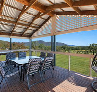 Rosamund House in Broke 4br House in walking distance to Cellar Doors - Surfers Paradise Gold Coast