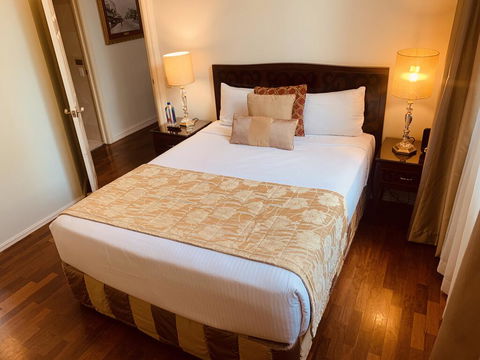 Royal Albert Hotel - Surfers Paradise Gold Coast 2