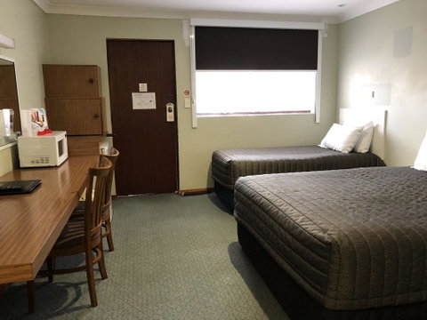Roydons Motor Inn - Surfers Paradise Gold Coast 2