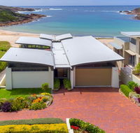 Sails on the Beachfront - Exclusive Seaside Home - Surfers Paradise Gold Coast