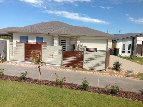 SALTY PAUSE @ BONDI HOUSE - Surfers Paradise Gold Coast 0