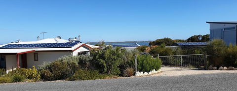 Samphire: Coorong Accommodation - Surfers Paradise Gold Coast 3