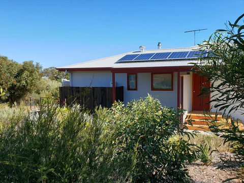 Samphire: Coorong Accommodation - Surfers Paradise Gold Coast 1