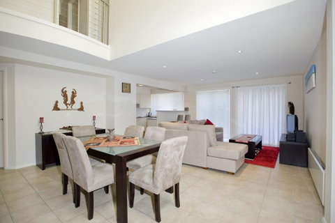 Sandcastles Unit 18 - Fingal Bay - Surfers Paradise Gold Coast 2