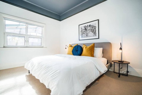 Santorini On Seaview-Beachside Living - Sauna - Wifi - Surfers Paradise Gold Coast 2