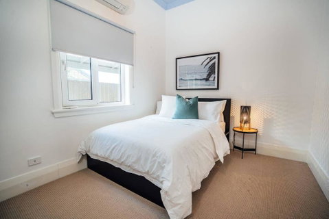 Santorini On Seaview-Beachside Living - Sauna - Wifi - Surfers Paradise Gold Coast 3