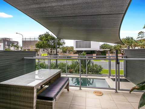 SEA RENITY ON KAMALA - Surfers Paradise Gold Coast 2