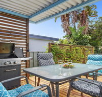 Sea Shack - renovated 1950's beach house - Surfers Paradise Gold Coast