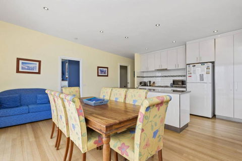 SEA SPECTACULAR - Seconds From The Beach! - Surfers Paradise Gold Coast 3