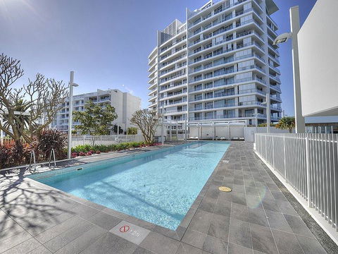 Seapoint 102 - Surfers Paradise Gold Coast 1