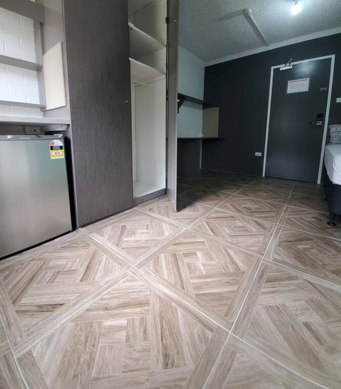 Seranin Bathurst - Surfers Paradise Gold Coast 3