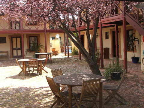 Settlers House - Surfers Paradise Gold Coast 3