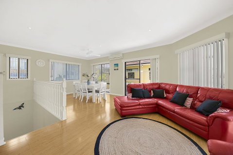Seychells - Toowoon Bay - Surfers Paradise Gold Coast 3