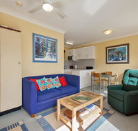 Shipmates Unit 8/51 Christmas Bush Avenue - Surfers Paradise Gold Coast