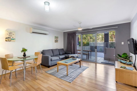 Shoal Bay Beach Apartments, 6/2 Shoal Bay Road - Surfers Paradise Gold Coast 3