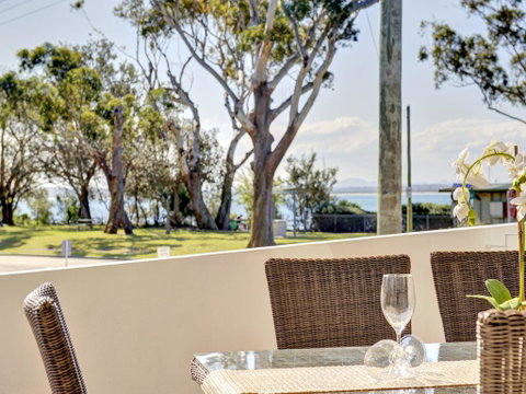 Shoal Bay Road, Fleetwood Unit 3, 63 - Surfers Paradise Gold Coast 1