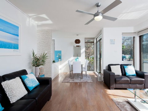 Shoal Bay Road, Fleetwood Unit 3, 63 - Surfers Paradise Gold Coast 2