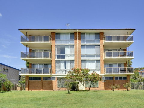 Shoalhaven, Unit 2/28 Voyager Close - Surfers Paradise Gold Coast 3