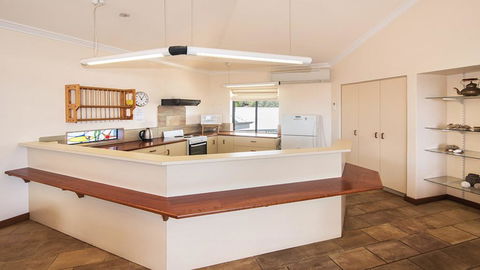 Shorelands - Surfers Paradise Gold Coast 1