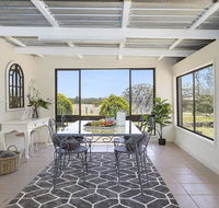 Silky Oak Cottage - cosy with country views - Surfers Paradise Gold Coast