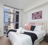 SK2 - 3BR with Pool Gym Steam Room in Story Bridge - Surfers Paradise Gold Coast