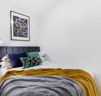 Sleek modern apartment close to everything - Surfers Paradise Gold Coast