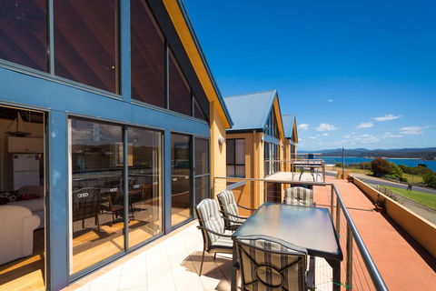 Snug Cove Villas - Surfers Paradise Gold Coast 2