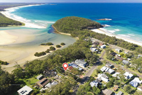 Soldier Crab Shack - 20 Macleay St - Surfers Paradise Gold Coast 0