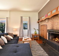 Somerville Wines Farmstay in Broke super cute house on working farm. Walk for miles. - Surfers Paradise Gold Coast