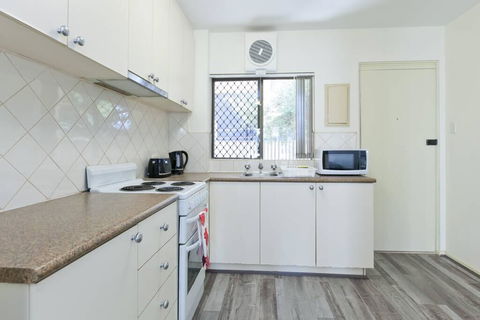 South Perth Perfect Location Free WIFI & Parking - Surfers Paradise Gold Coast 2