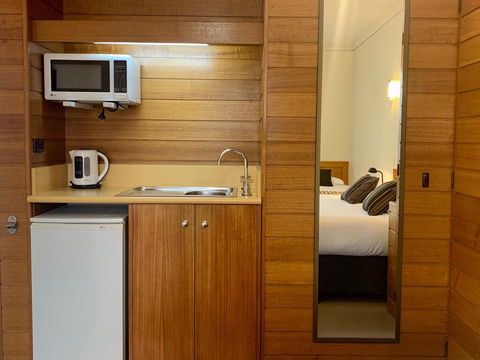 Sovereign Park Motor Inn - Surfers Paradise Gold Coast 2