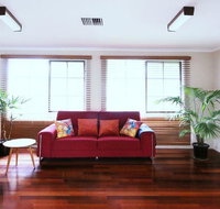 Spacious and cozy home next to Glen Waverley - Surfers Paradise Gold Coast