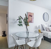 Spacious Apt V Stylish Furniture Pool GYM - Surfers Paradise Gold Coast