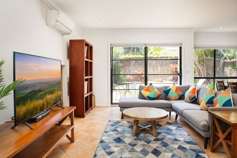 Spacious Home In The Heart Of Avalon Beach - Surfers Paradise Gold Coast 0