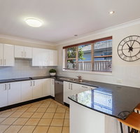 Spacious Modern  Walk to the Beach - Surfers Paradise Gold Coast