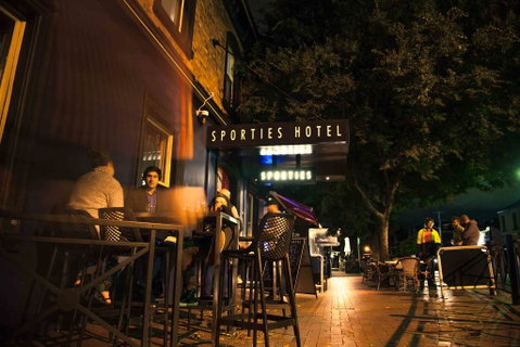 Sporties Hotel - Surfers Paradise Gold Coast 1