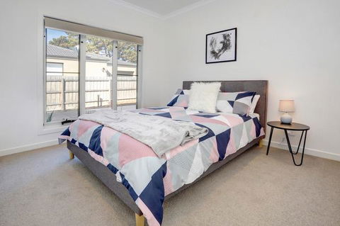Staughton Sounds - Surfers Paradise Gold Coast 1