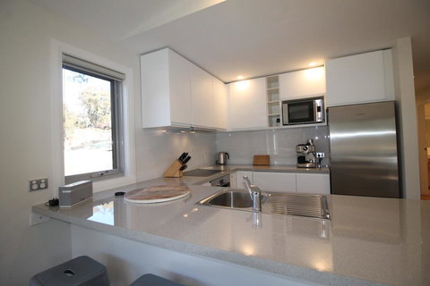 Stillwater Chalet B- Lake Crackenback - Surfers Paradise Gold Coast 2