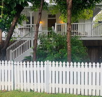 Stranded in Oz Stay in Relaxing Environment FREE WIFI NETFLIX POOL AIR CON - Surfers Paradise Gold Coast