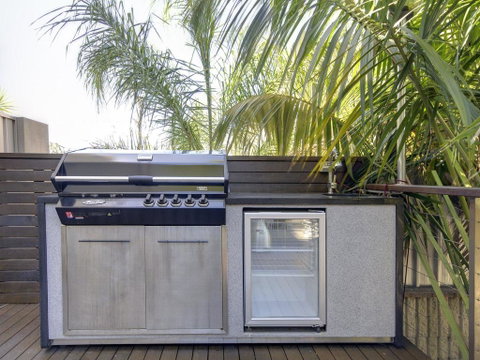 Street Cafe Boutique Accommodation@ Nelson Bay - Surfers Paradise Gold Coast 2