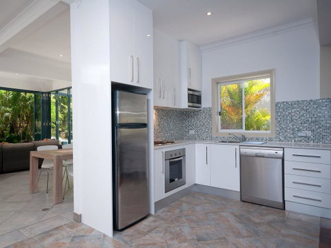 Street Cafe Boutique Accommodation@ Nelson Bay - Surfers Paradise Gold Coast 3