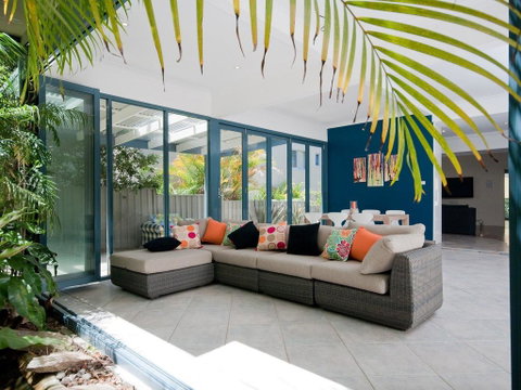 Street Cafe Boutique Accommodation@ Nelson Bay - Surfers Paradise Gold Coast 1