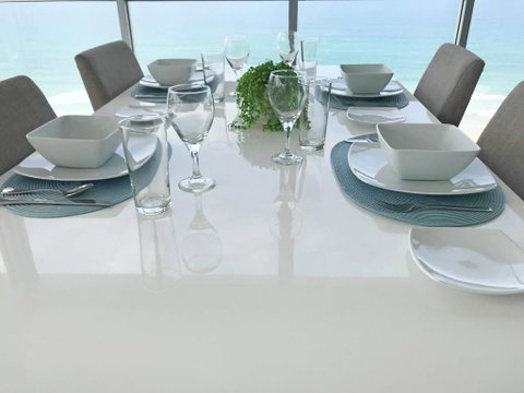 Stunning Views, Air On Broadbeach!Wine, Wifi, Parking - Surfers Paradise Gold Coast 3